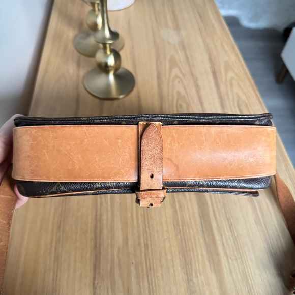 ā
AUTHENTICā
LOUIS VUITTON CARTOUCHIERE GM - Picture 10 of 15